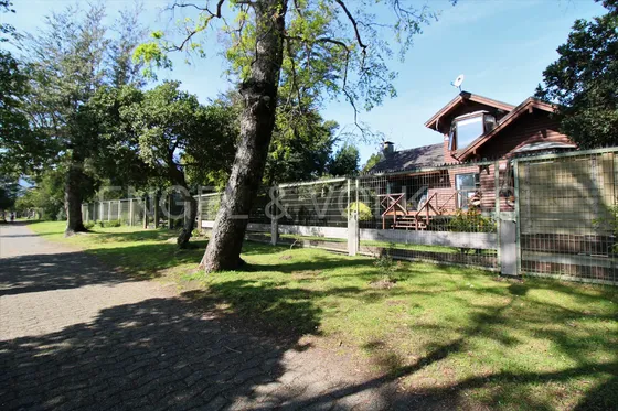 Casa A Orillas Del Lago En Zona Urbana De Pucón