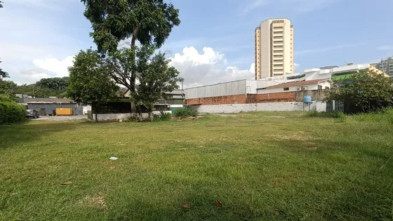 Terreno Con Zonificación Comercial  Av. Bolivar Valencia Socc