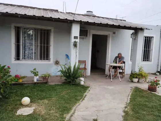 Ph En Venta - 3 Dormitorios 1 Baño - 234mts2 - Grand Bourg