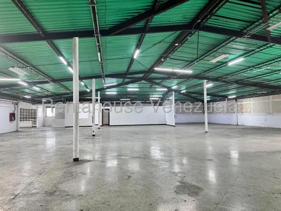 Local Comercial En Alquiler Los Cortijos De Lourdes Mls #25-13517 Bm