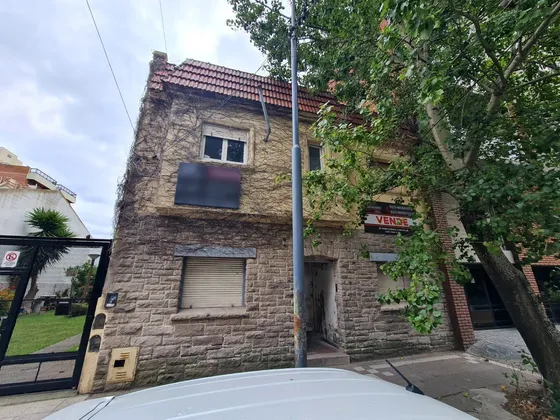 Hotel A Reciclar En Barrio La Perla