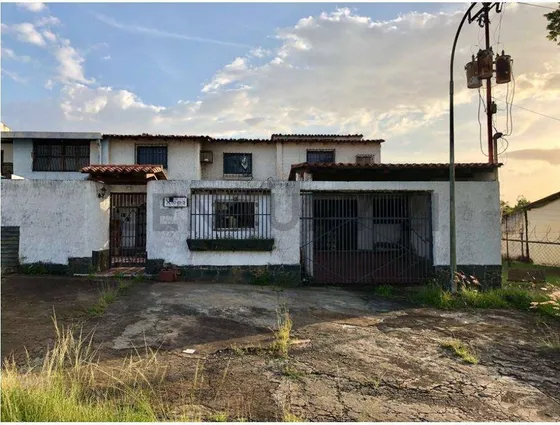En Venta Casa Ideal Para Negocio En Villa Antillana