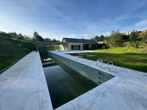 Hermoso Lote En El Retiro Con Zonas Húmedas Y Piscina, En Parcelación!