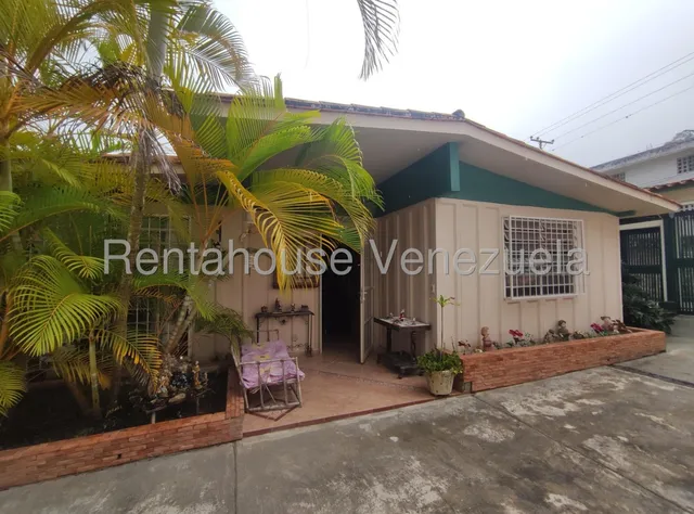 Bellísima Y Acogedora Casa En Venta Colinas De Carrizal, Altos Mirandinos 25-12196 Edf