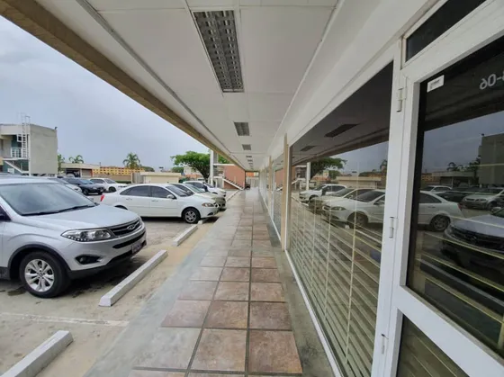 Local Comercial En Venta, C.c. Paraparal, Los Guayos G.g