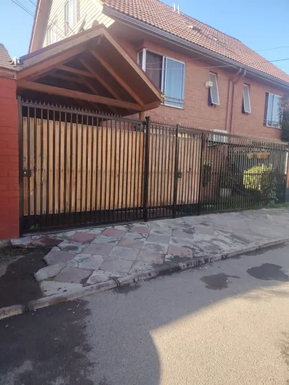 Se Arrienda Hermosa Casa 3 Pisos En Altos De Quilicura 