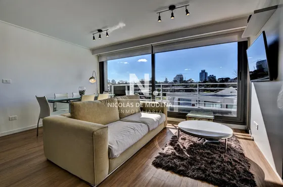 Venta De Apartamento 2 Dormitorios En Playa Mansa, Punta Del Este. 