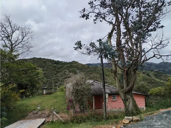 Casa Lote En Venta, Sector El Peñolcito, San Vicente 