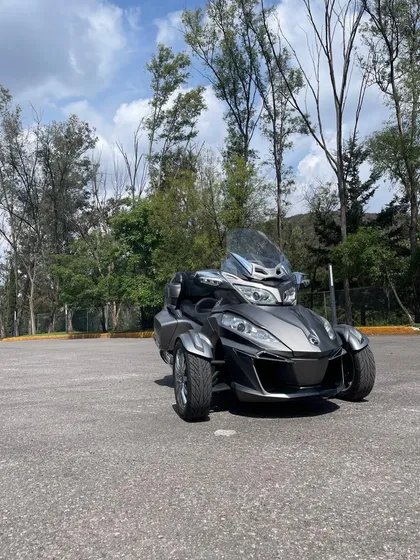 Hermosa Spyder Seminueva En Excelentes Condiciones