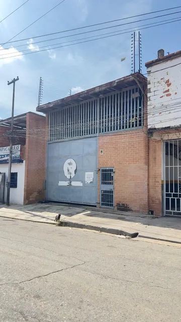 Galpón En Venta En Calle Rangel, Valencia  324 M² Terreno, Oficinas 2 Plantas Y Listo Para Usar