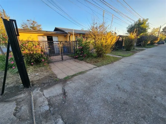 Casa En Venta De 2 Dormitorios En Maipú