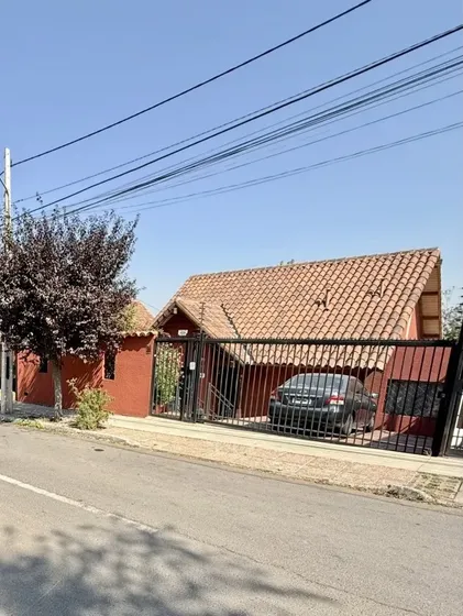 Se Vende Hermosa Casa 5 Dormitorios, 2 Baños