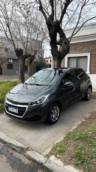 Peugeot 208 1.6 Active