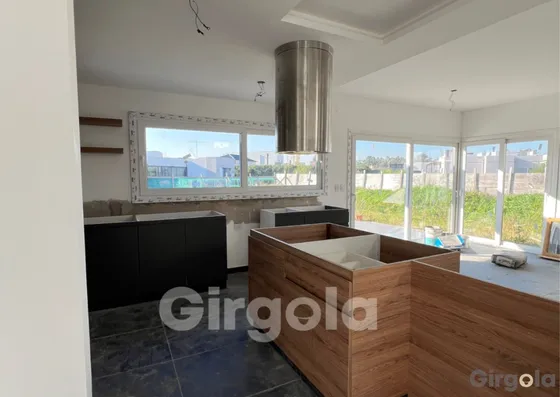 Venta Casa 3 Dormitorios Santa Ines Con Cochera