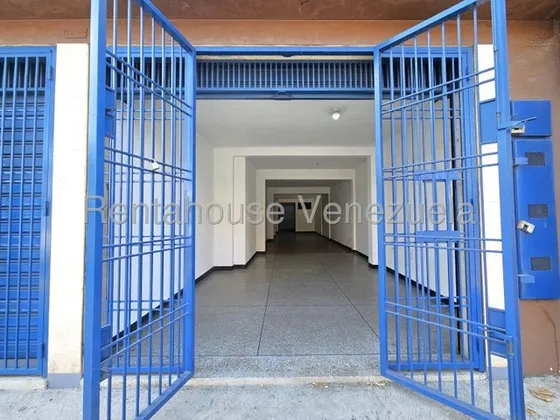 Fredxia Castillo Vende Espectacular Local Comercial A Pie De Calle En Zona Centro De Barquisimeto # 25-15226