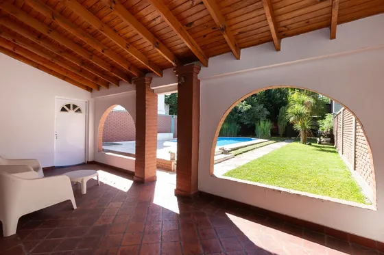 Casa 4 Ambientes - Apto Credito-martin Coronado