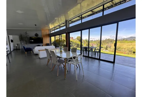 Casa Campestre En Venta En El Carmen De Viboral - Vereda Cristo Rey 