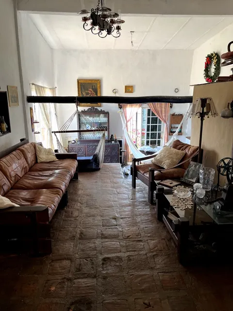 Terreno De 5236m2 Con Casa Y 2 Apartamentos En Obra Gris 