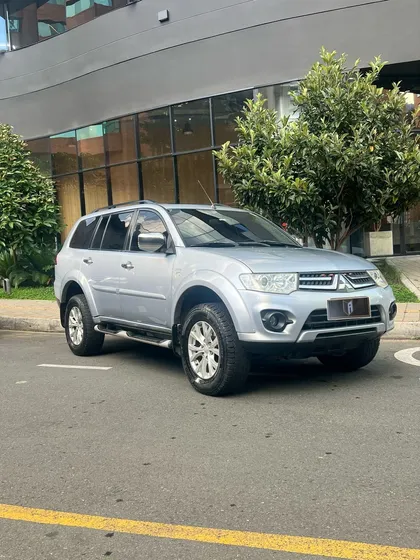 Mitsubishi Nativa 3.2l