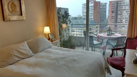 Departamento En Venta De 2 Dorm. En Las Condes 