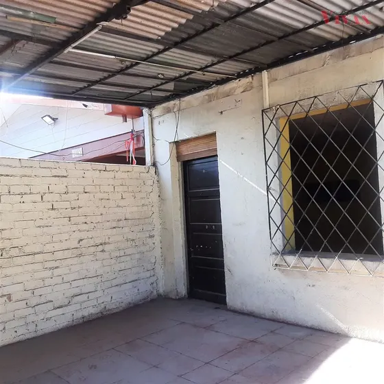 Casa En Venta De 2 Dorm. En Recoleta