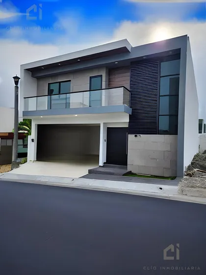 Casa En Venta En Fracc. Lomas Residencial, Veracruz | 3 Recámaras, Doble Altura Y Alberca Privada.
