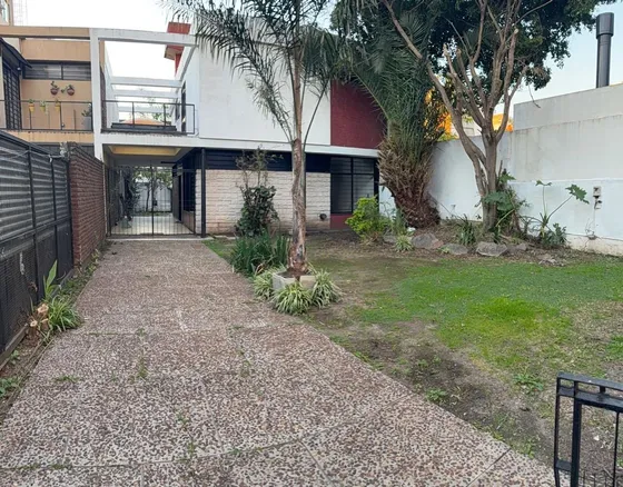 Alquiler Casa 5 Ambientes Con Garage Y Fondo Ramos Mejia