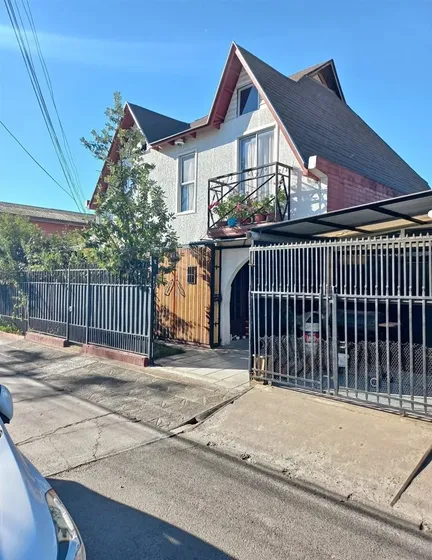 Casa En Venta De 6 Dorm. En Parque Industrial