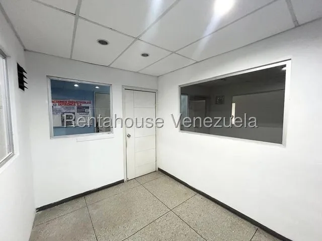 Alquiler Espectacular Local Ubicado En Una De Las Mejores Avenidas De La Ciudad Como Lo Es La Av Vargas, En El Centro De La Ciudad, Barquisimeto  Profesional Inmobiliario Mehilyn Perez 