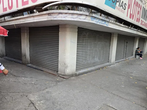 Local Comercial En Remodelación Sobre Baja California Con Alto Flujo Peatonal