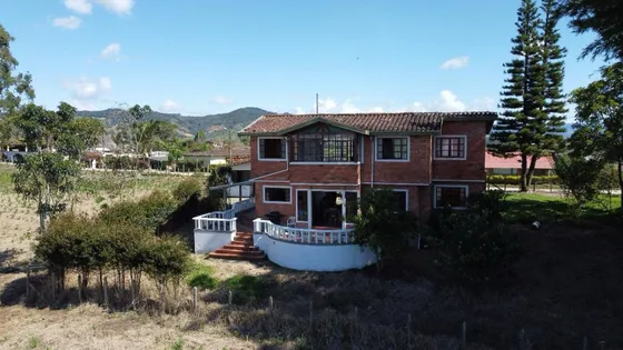 Gran Finca En Marinilla, Con Dos Casas. #50