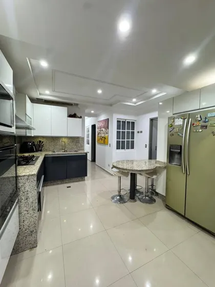 Annic Coronado Vende Amplia Casa En Valle De Oro, San Diego 336585