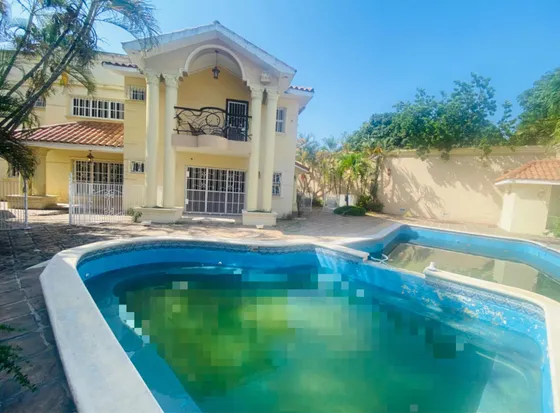 Casa De Alquiler Con Piscina