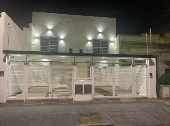 Departamento En Venta - 2 Dormitorios 2 Baños - 66mts2 - Remedios De Escalada