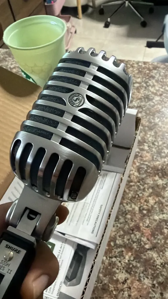 Microfone vocal dinâmico Unidyne Iconic Shure 55sh Series de cor