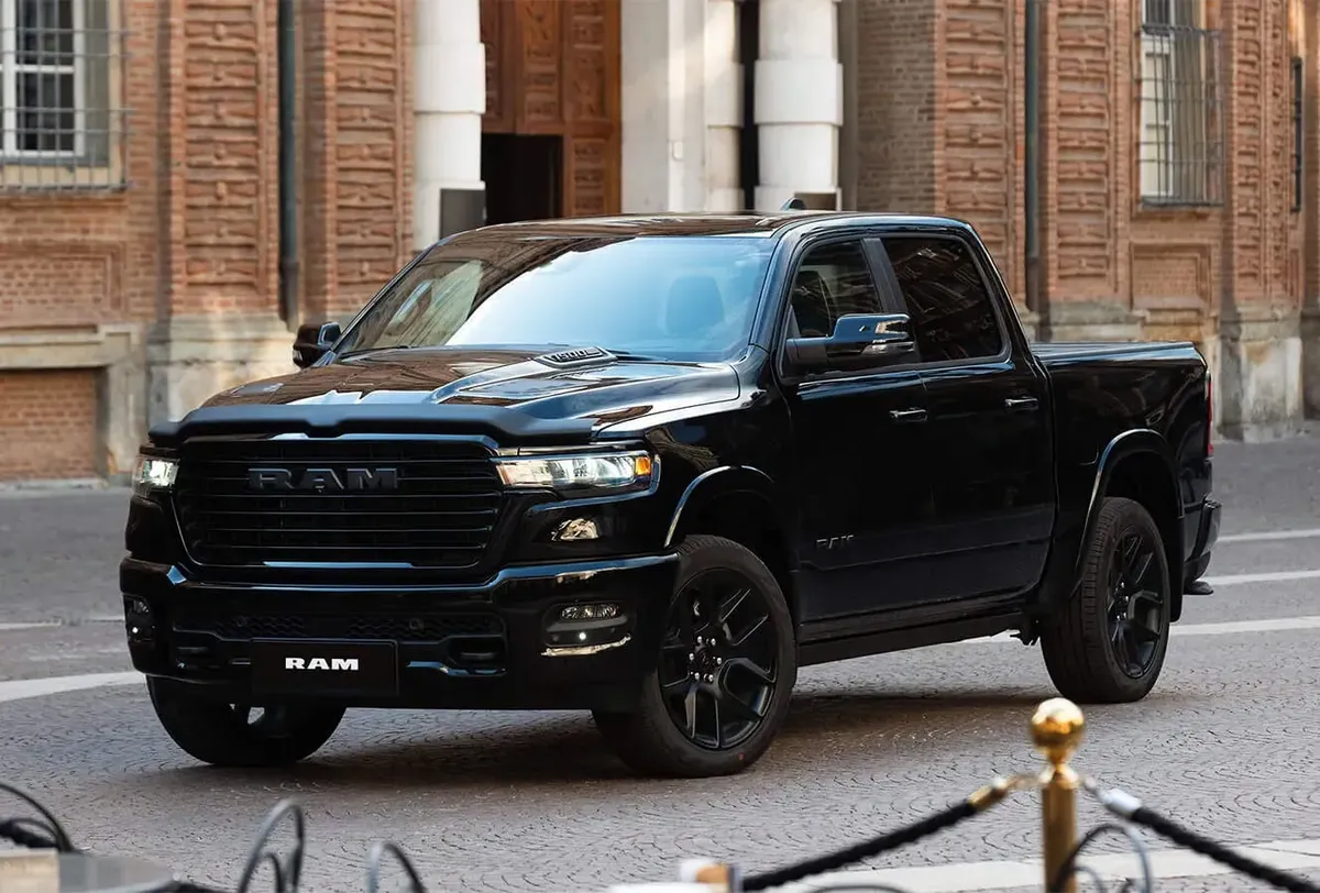 RAM 1500 5.7 Laramie Nigth Edition