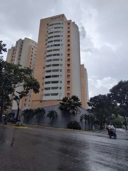 Se Alquila Hermoso Apartamento Equipado Excelente Ubicación El Parral