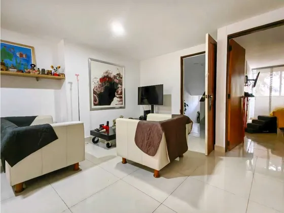 Apartamento En Venta En  Conquistadores Piso 2 Por Escalas.