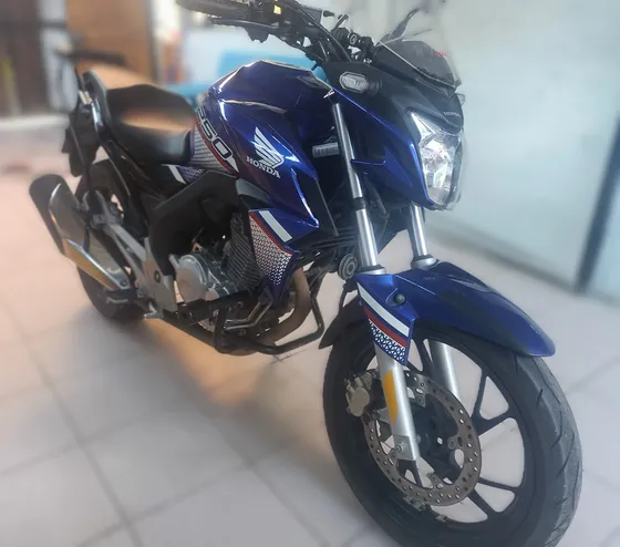 Honda Cb250 Twister Usada Color Azul