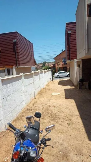 Se Vende Casa  3d, 1 B, 1 Estacionamiento (87807)
