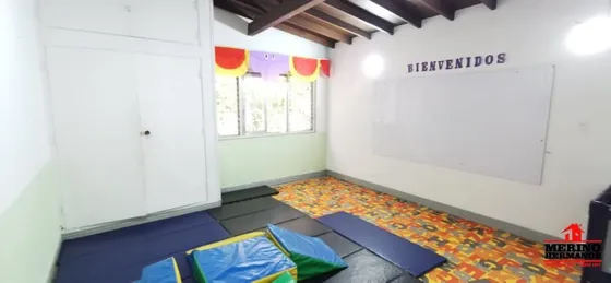 Casa En Venta En Santa Monica. Cod V5969