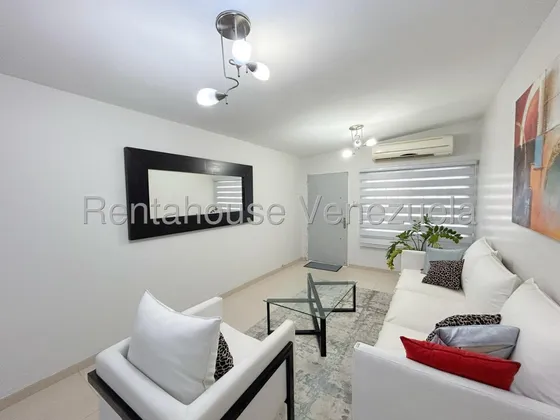 Flamante Y Moderna Quinta En Venta En Prestigiosa Zona Del Este De Ciudad Completamente Remodelada,ubicada Urb Fundalara Barquisimeto -- % #/realiza Inversion Inteligente /* Oportunidad 