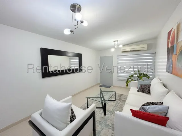 Flamante Y Moderna Quinta En Venta En Prestigiosa Zona Del Este De Ciudad Completamente Remodelada,ubicada Urb Fundalara Barquisimeto -- % #/realiza Inversion Inteligente /* Oportunidad 