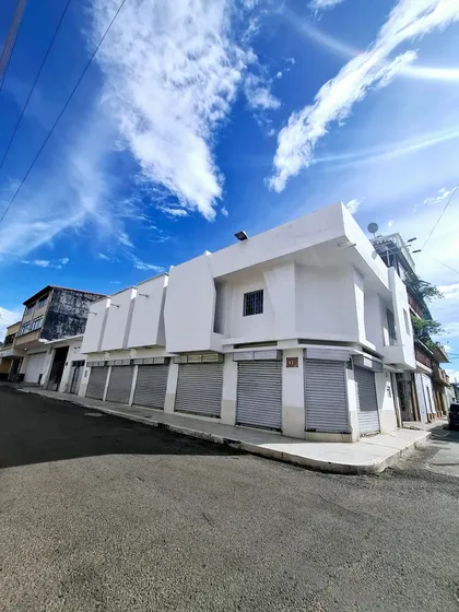 D.d Edificio En Venta Con Locales Comerciales + Apartamento
