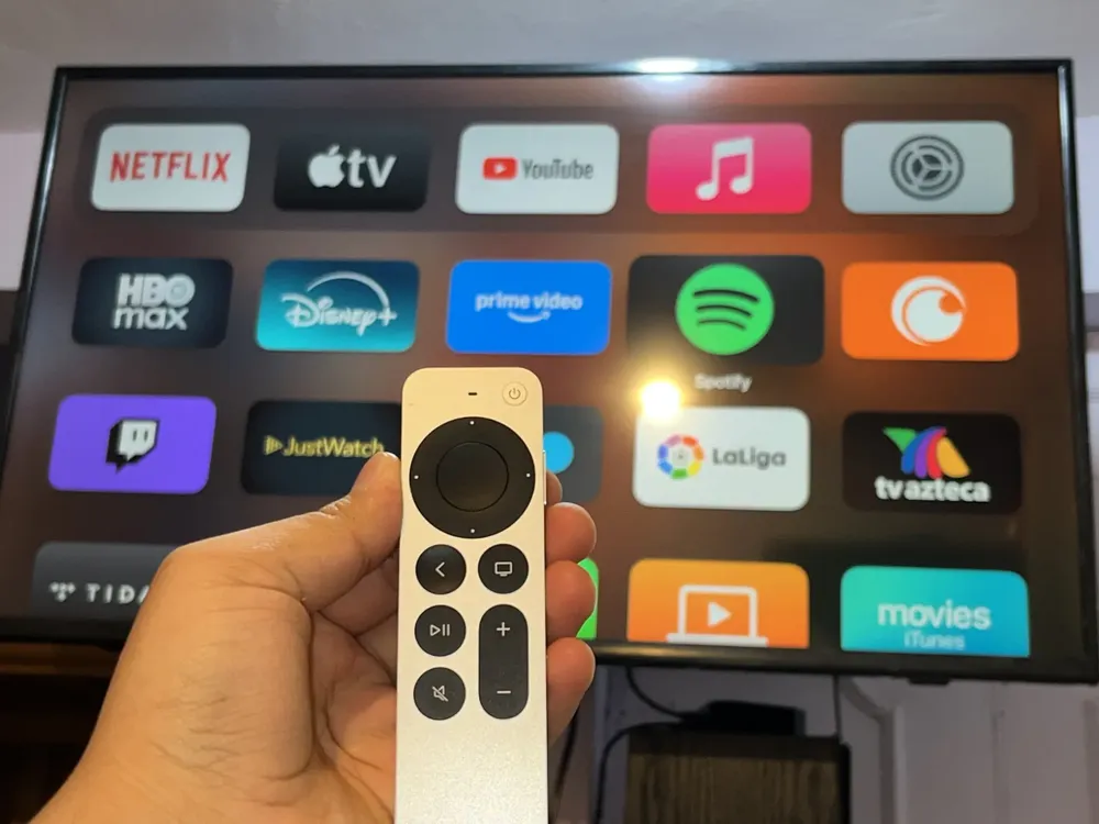 Apple TV 4K (Wi‑Fi) A2737 3ª Geração 2022 de voz 4K 64GB preto
