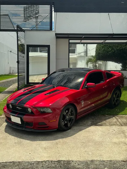 Ford Mustang 5.0 Gt Premium