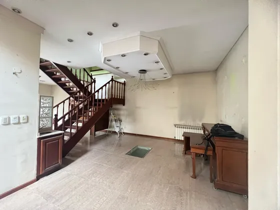 Casa En Venta 400m2, Quincho, Cochera Y Pileta. V. Alsina.