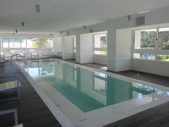 2 Amb 4 Personas Cochera Piscina Climatizada Cubierta Y Piscina Exterior Punta Del Este Lindísimo!