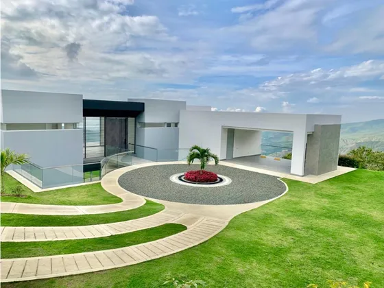 Venta Casa Luxury Condominio De Dapa