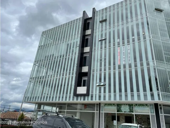 Comercial En  Hacienda Fontanar Rah Co: 25-431